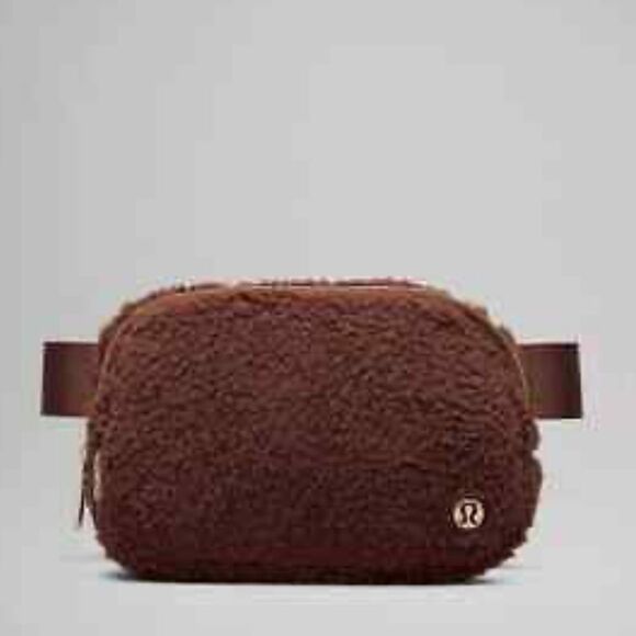 LULULEMON WHITE BROWN/GOLD‎ HARDWARE FLEECE EVERYWHERE BELT BAG LARGE 2L NWT - Picture 1 of 4